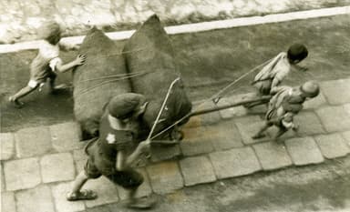 Fresh Light on Life within the Walls of the Warsaw and Łódź Ghettos